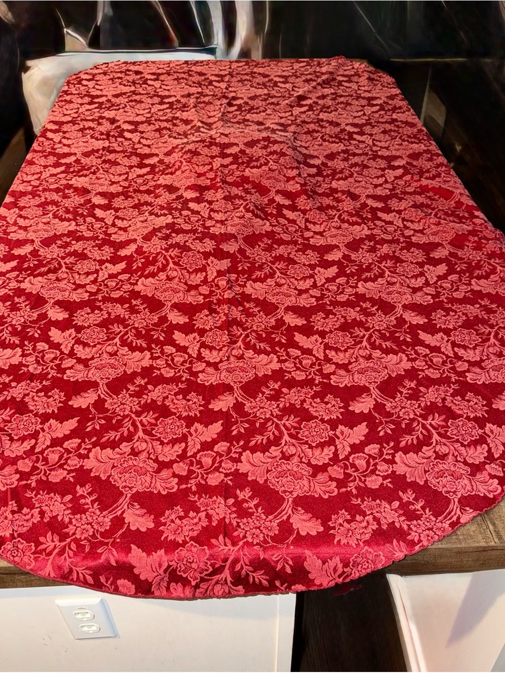 Red Damask Floral Jacquard Tablecloth